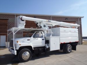 2002 GMC C7500 60 FT. WORK HEIGHT ALTEC LR5 MODEL BOOM 