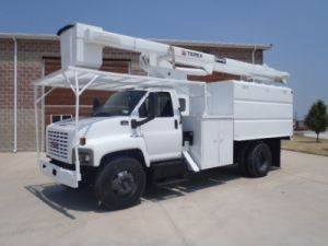 2004 GMC C7500 60 FT. WORK HEIGHT TEREX HI RANGER XT5 MODEL BOOM, VERY NICE TRUCK!