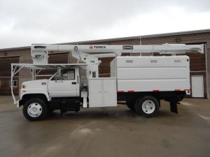 2002 GMC C7500 60 ft. workk height Terex Hi-Ranger XT55 model boom