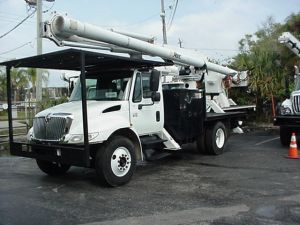 2005 International 4300 60 ft. work height Altec LRV55 Rear Mount