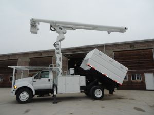 2004 Ford F-750 75 ft. work height Altec LRV 60-70 Elevator model boom
