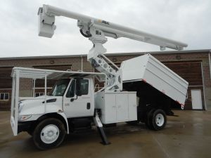 2003 International 4300 75 ft. work height Altec 60/70 Elevator Boom