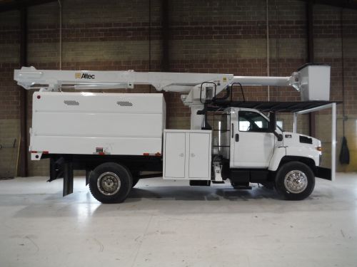 2006 GMC C7500, 11' SOUTHCO FORESTRY BODY, 57' WORK HEIGHT ALTEC LRV52 MODEL BOOM