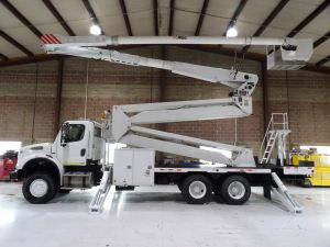 2010 FREIGHTLINER M2 112 6X6, UTILITY BED, 105' WORK HEIGHT ALTEC AM900-E100 DOUBLE ELEVATOR MODEL BOOM 