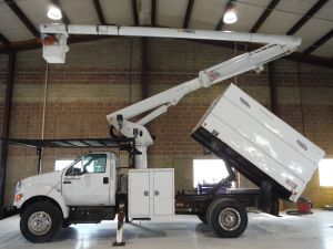 2010 FORD F750, FORESTRY BODY, 60' WORK HEIGHT ALTEC LRV55 MODLE BOOM 