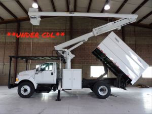 2009 FORD F750 UNDER CDL, 11' FORESTRY BODY, 61' WORK HEIGHT ALTEC LRV-56 MODLE BOOM 