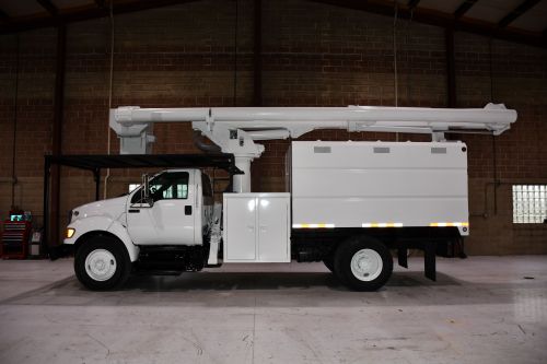 2015 FORD F750, 11' SOUTHCO FORESTRY BODY, 60' WORK HEIGHT ALTEC LRV55 MODEL BOOM