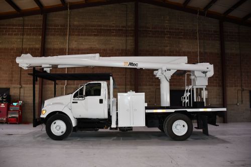 2008 FORD F750, FLATBED, 62' WORK HEIGHT ALTEC LRV-57 MOUNT MODEL BOOM 