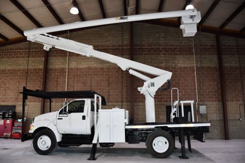 2008 FORD F750, FLATBED, 62' WORK HEIGHT ALTEC LRV-57 MOUNT MODEL BOOM 