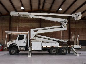 2014 FREIGHTLINER M2 106, UTILITY BED, 105' WORK HEIGHT ALTEC AM900-E100 DOUBLE ELEVATOR MODEL BOOM 