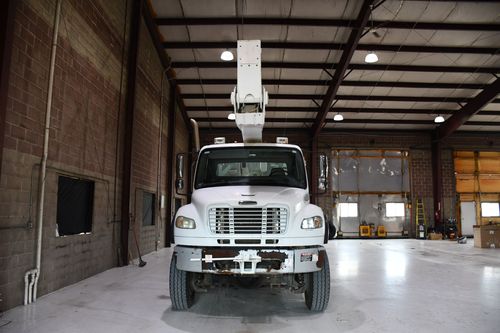 2009 FREIGHTLINER M2 106, FLATBED, 98' WORK HEIGHT ALTEC A77T-TE93-MH MATERIAL HANDLER MODEL BOOM