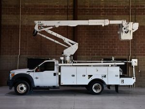 2014 FORD F550 4X4, SERVICE BODY, 45' WORK HEIGHT ALTEC AT40G MODEL BOOM 