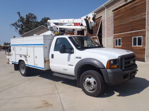 Used Bucket Trucks from 30 to 45 Feet
